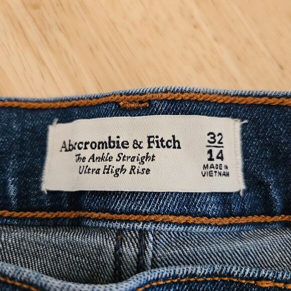 Abercrombie & Fitch Ultra High Rise Ankle Straight Jean sz 32/14 - Picture 4 of 9
